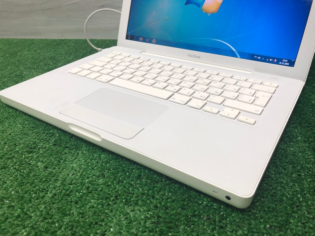 Apple macbook A1181