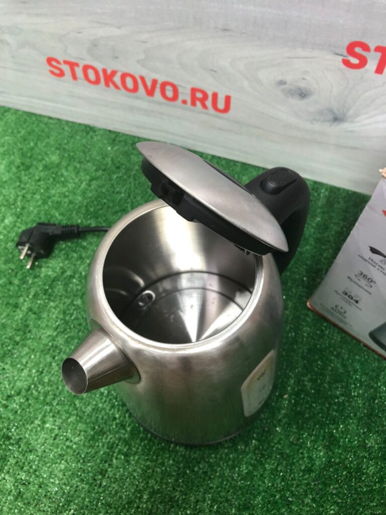 Чайник электрический StarWind SKS3210