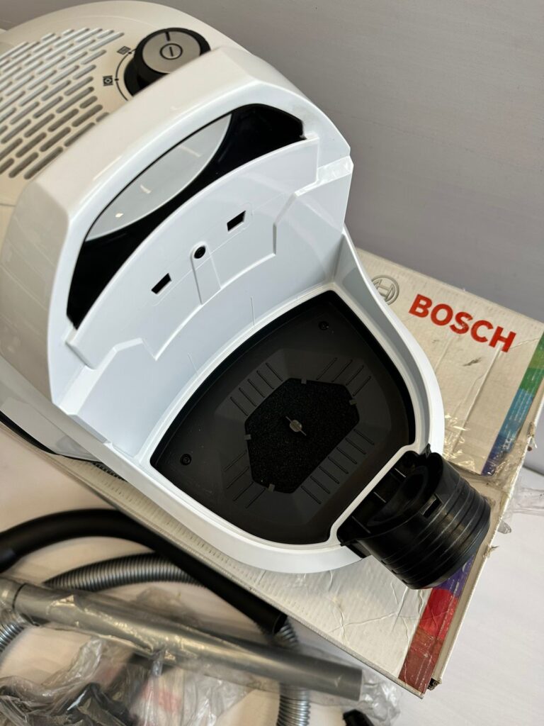 Пылесос с контейнером для пыли Bosch GS 10 BGS1U1805
