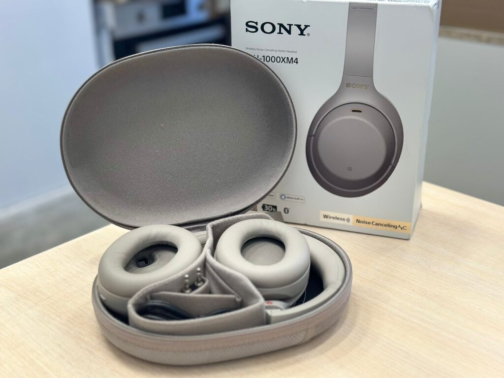 Беспроводные наушники с микрофоном Sony WH-1000XM4 Silver
