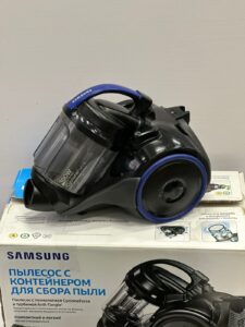 Пылесос с контейнером для пыли Samsung SC15K4130HB