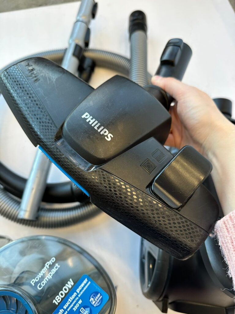 Пылесос Philips PowerPro Compact FC9350
