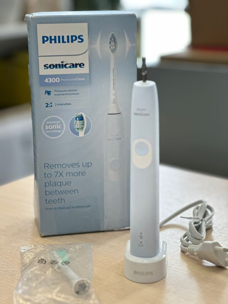 Электрическая зубная щетка Philips Sonicare ProtectiveClean 4300 HX6803/04