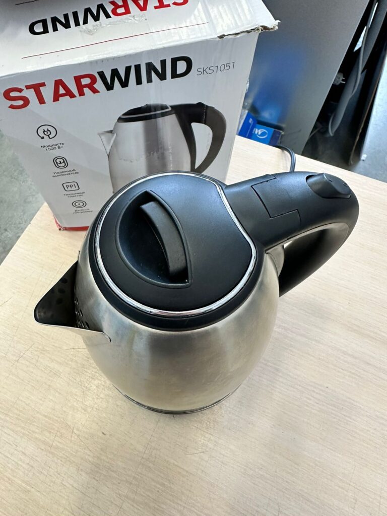 Электрический чайник Starwind SKS1051