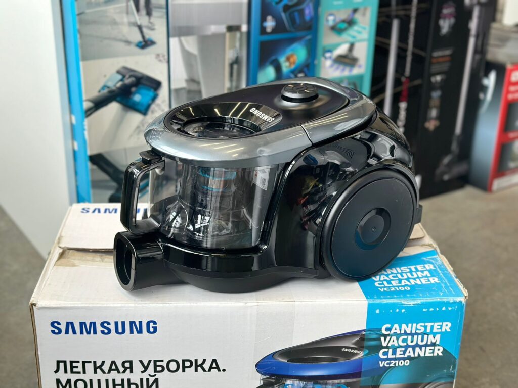 Пылесос с контейнером для пыли Samsung SC18M2150SG