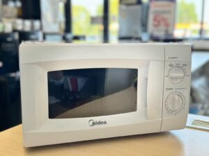 Микроволновая печь Midea MM720CKE