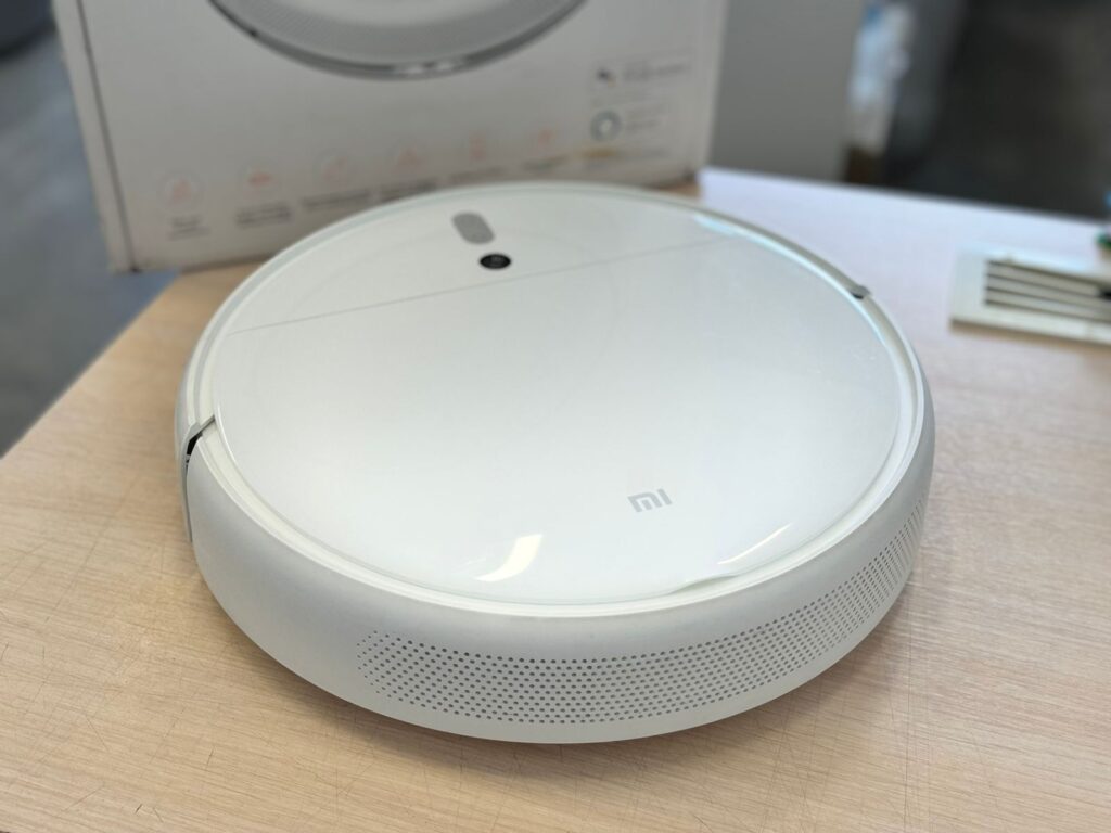 Робот-пылесос Xiaomi Mi Robot Vacuum Mop