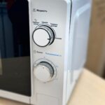 http://Микроволновая%20печь%20Midea%20MM720C4E-W