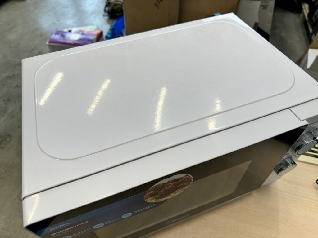 Микроволновая печь Midea MM720C4E-W