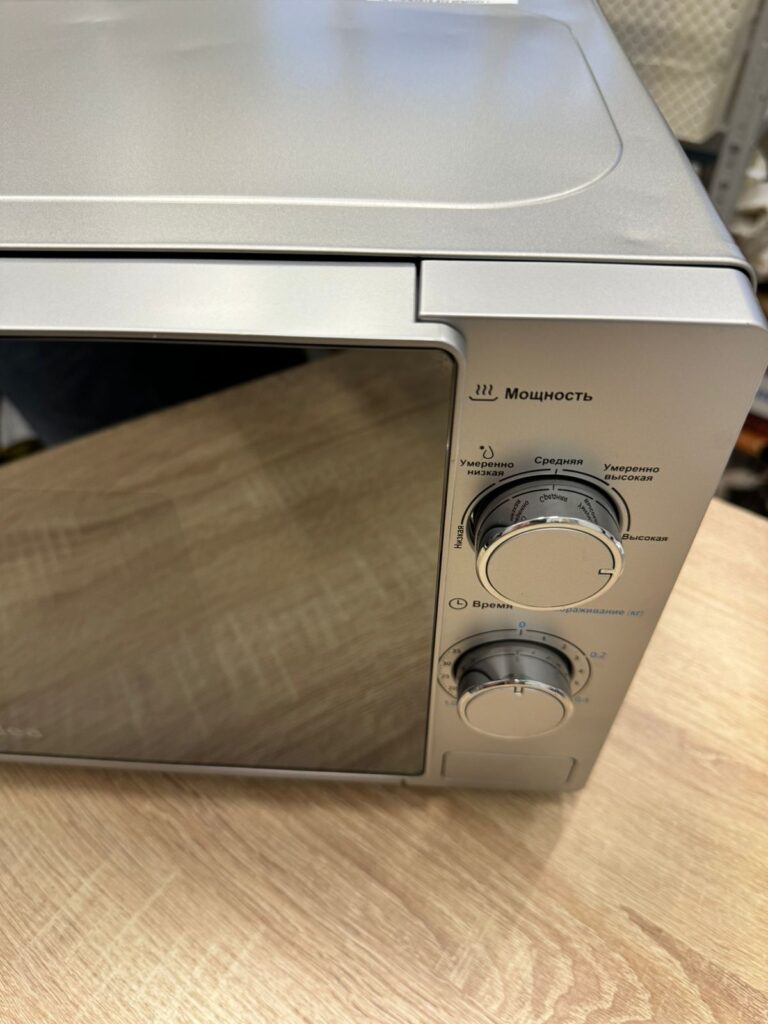 Микроволновая печь Midea MM720C4E-S