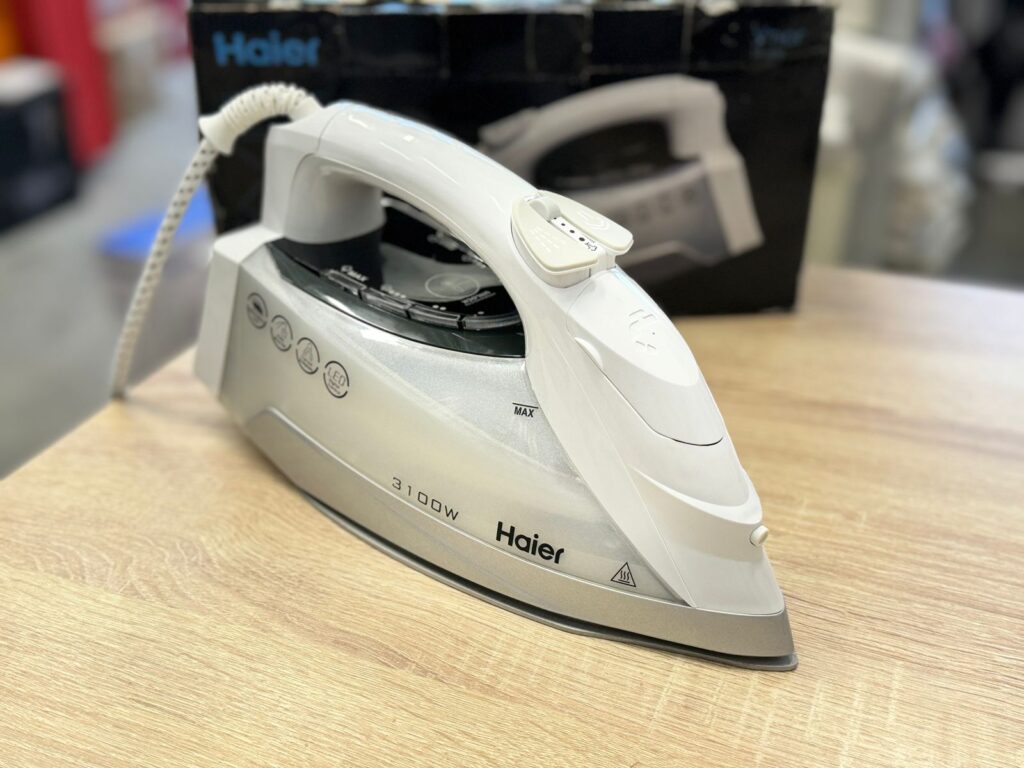 Утюг Haier HI-600