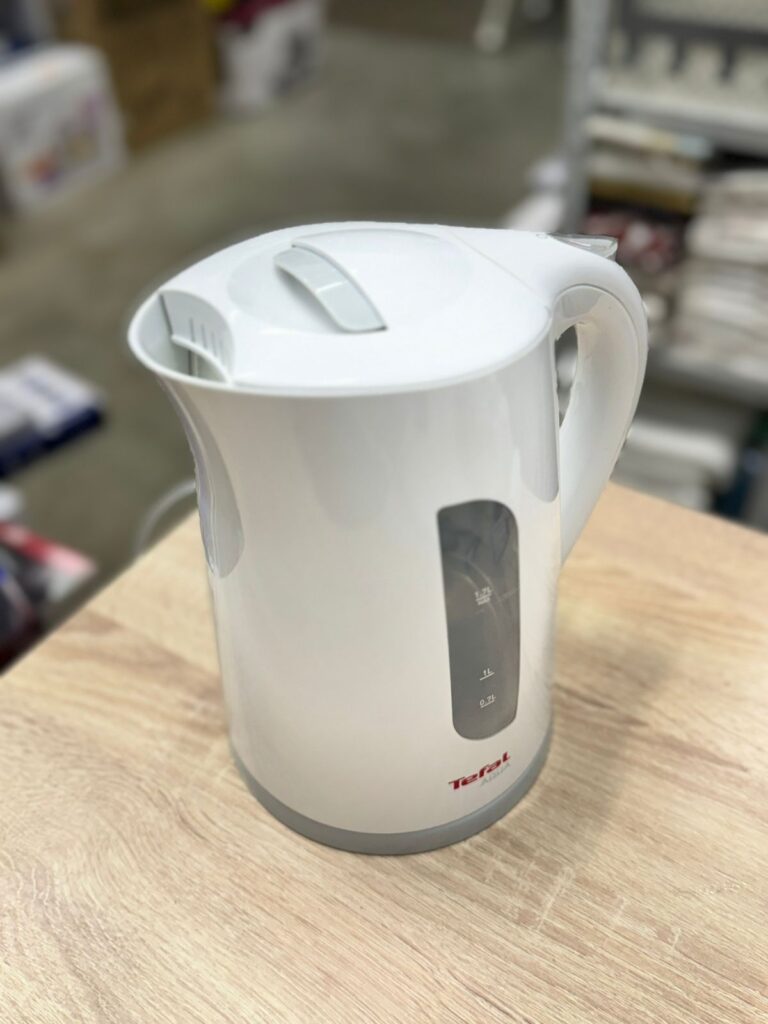 Электрический чайник Tefal KO270130