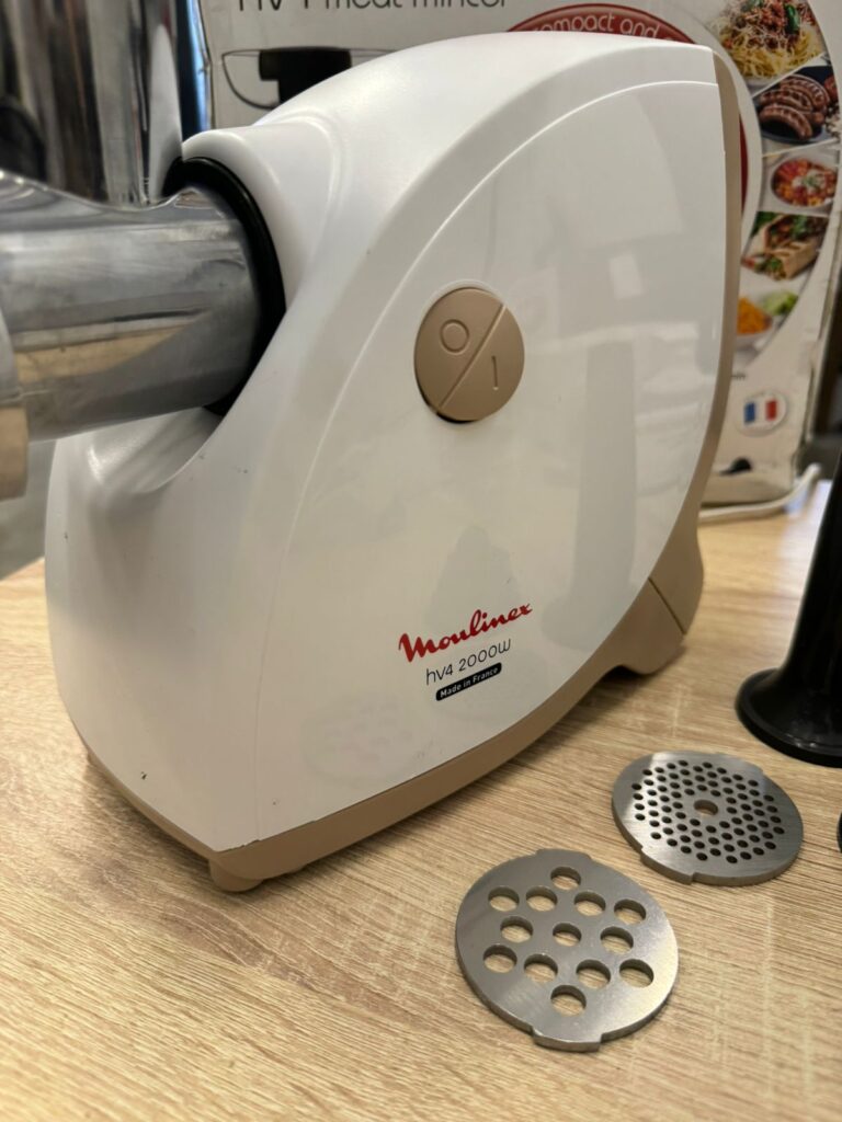 Электромясорубка Moulinex HV4 2