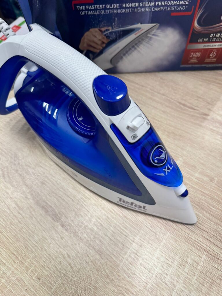 Утюг Tefal Ultragliss Plus FV5715E0