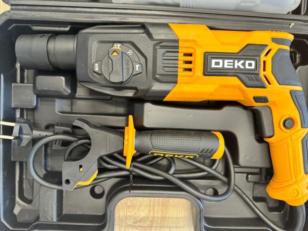 Сетевой перфоратор DEKO DKH850W