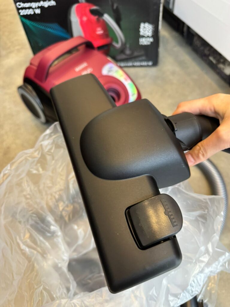 Пылесос с контейнером для пыли Artel VCC 4530 Vinous