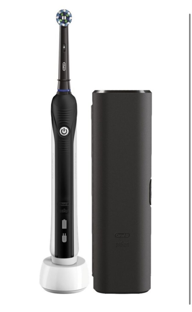 Электрическая зубная щетка Braun Oral-B PRO 750 D16.513.1UX Cross Action Black Edition (Черный) +Travel Case