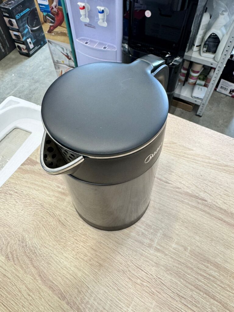 Электрочайник Midea MK-8076