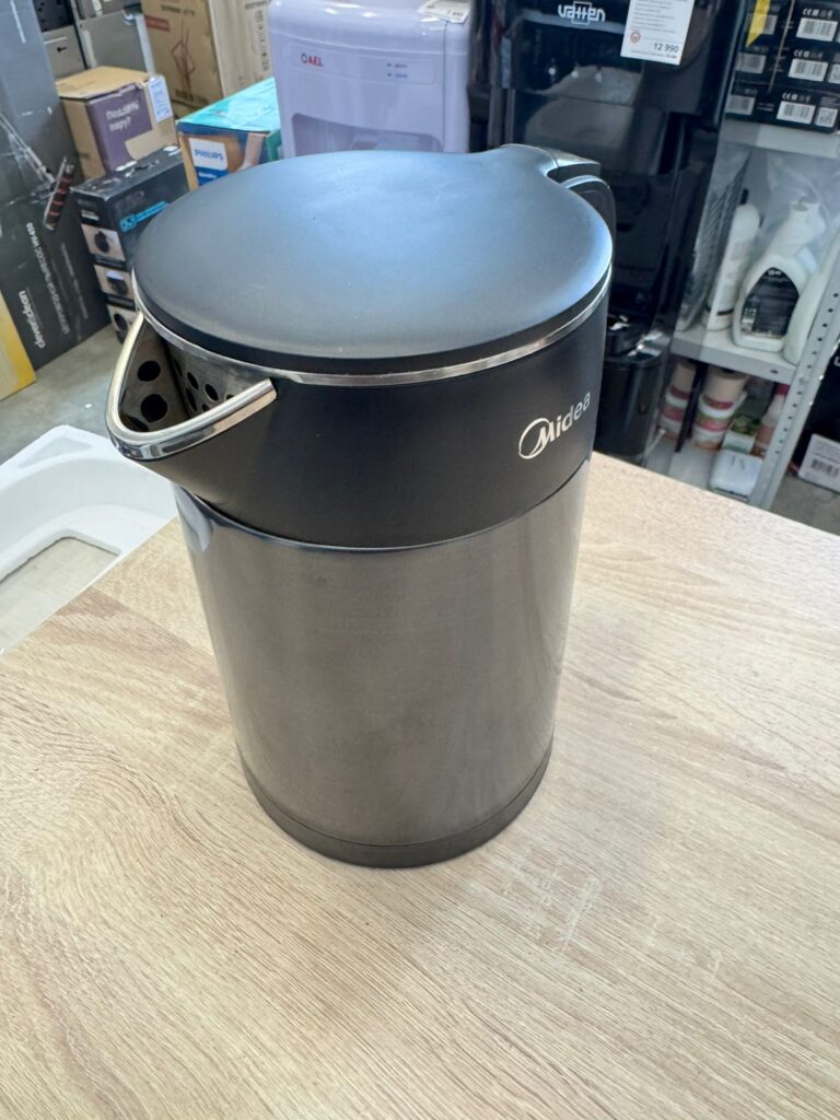 Электрочайник Midea MK-8076