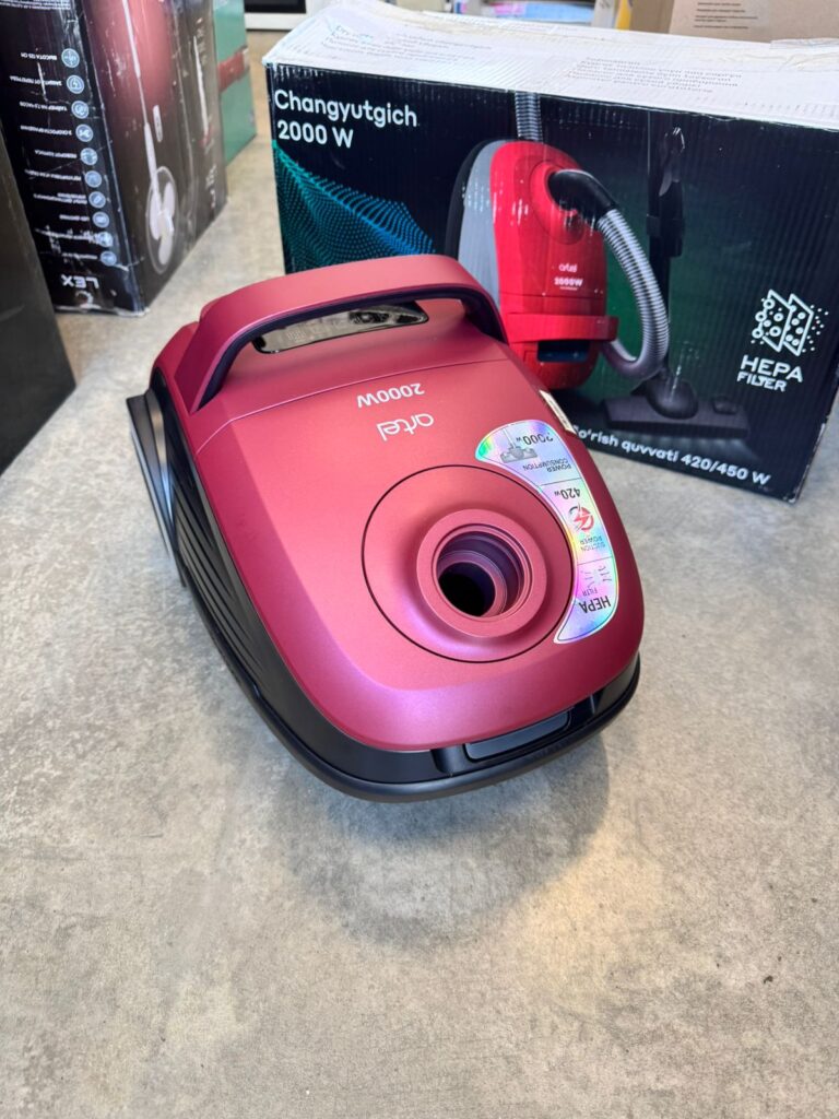 Пылесос с контейнером для пыли Artel VCC 4530 Vinous