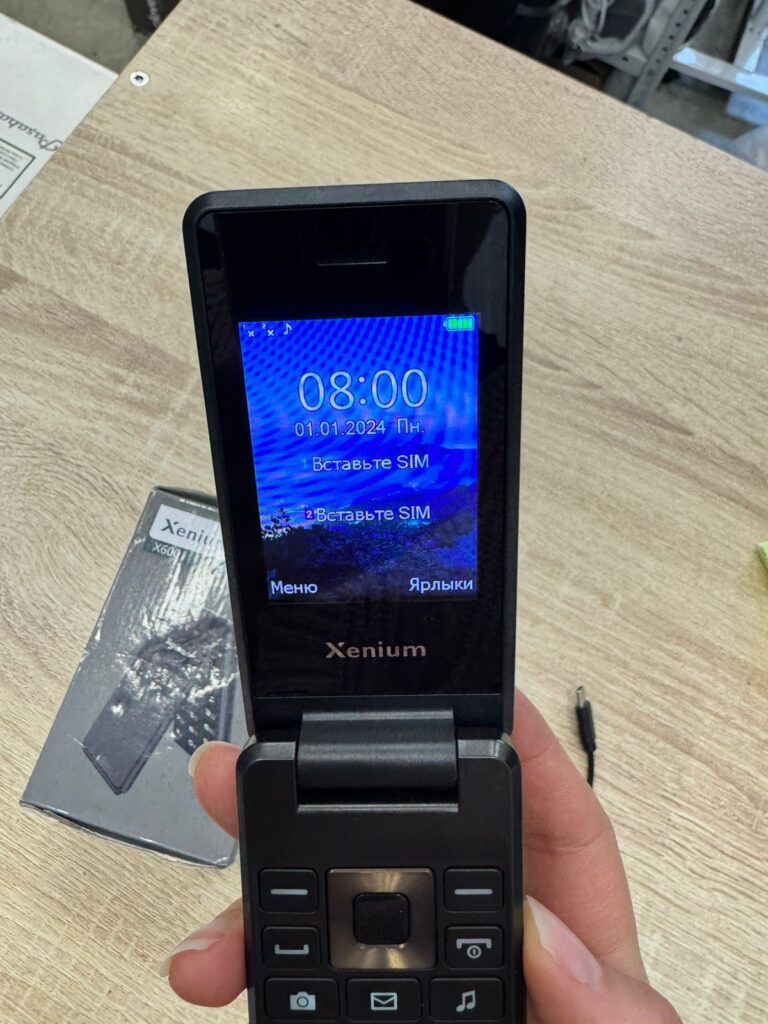 Сотовый телефон Xenium X600 33