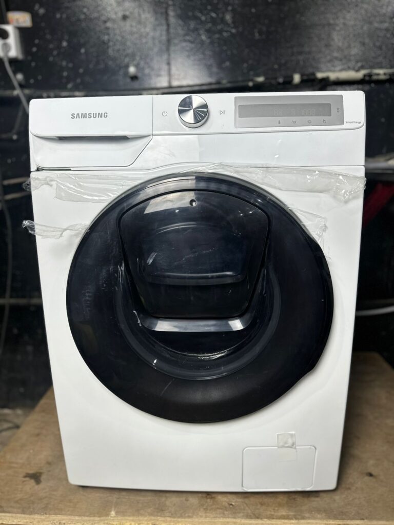 Стиральная машина с сушкой Samsung WD10T654CBH/LD