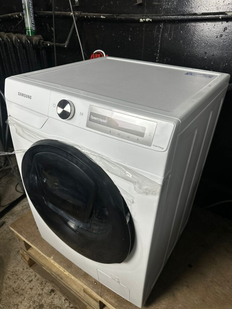 Стиральная машина с сушкой Samsung WD10T654CBH/LD