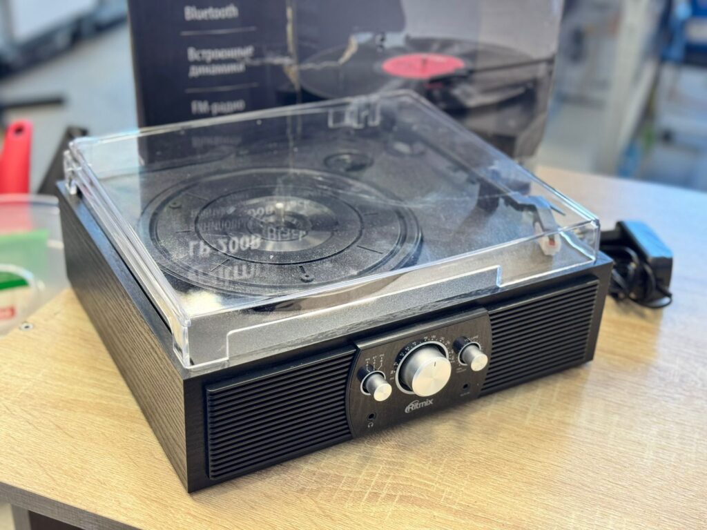 Виниловый проигрыватель Ritmix LP-200B