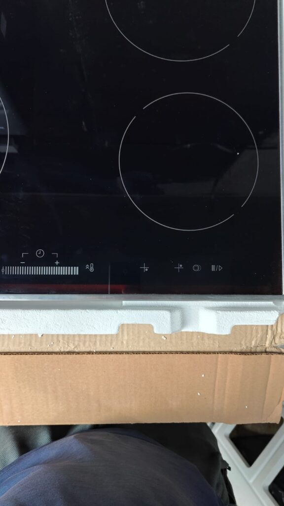 Встраиваемая электрическая панель Hotpoint HR 6T2 X S