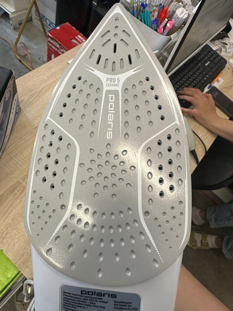 Утюг Polaris PIR 2483K