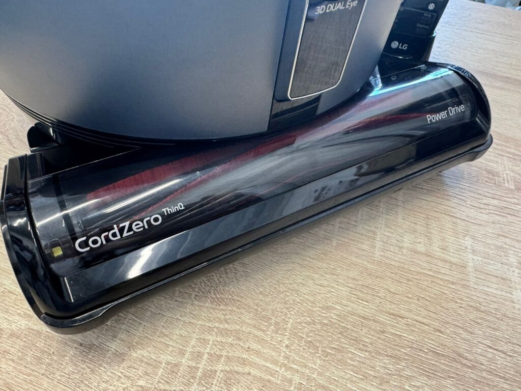 Робот-пылесос LG CordZero R9MASTER