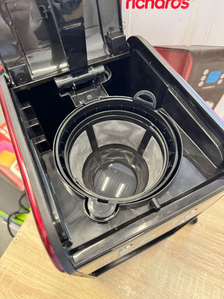 Кофеварка Morphy Richards Accents Red 162009EE