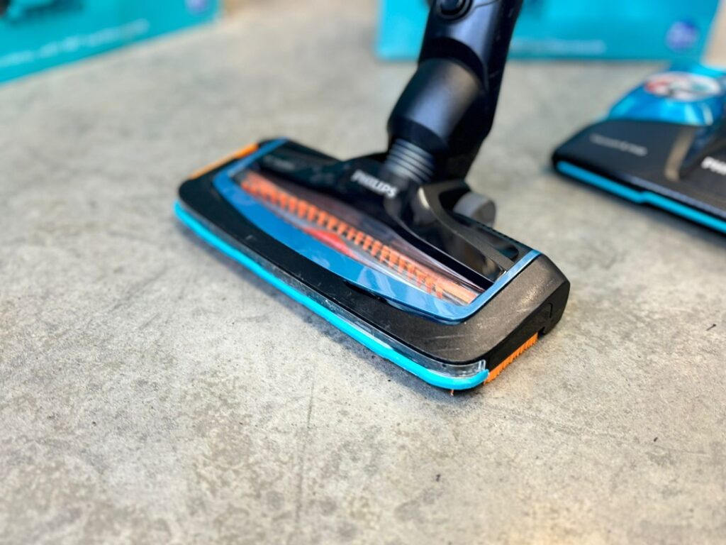 Вертикальный пылесос Philips FC6728/01