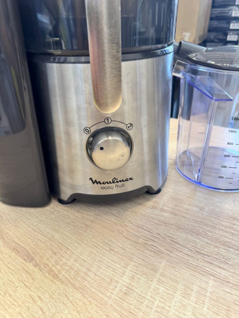 Соковыжималка Moulinex Easy Fruit JU610D10