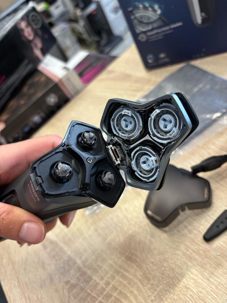 Электробритва Philips S5586/66