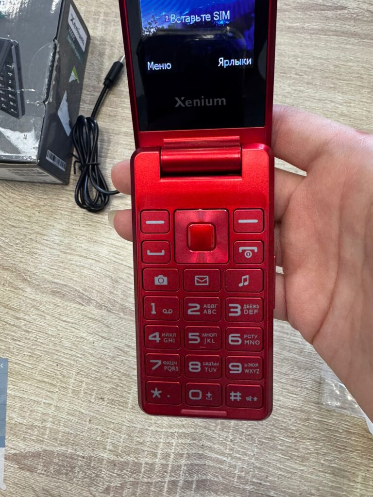 Мобильный телефон Xenium x600