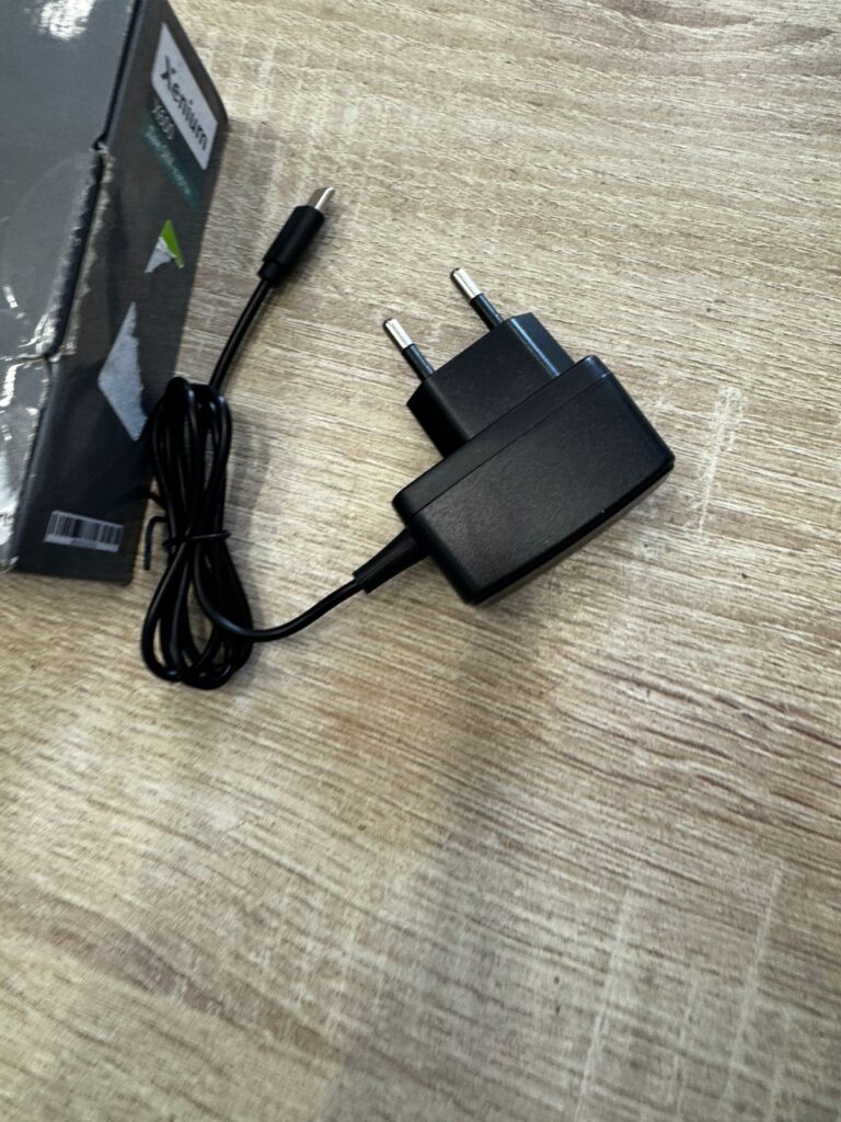 Мобильный телефон Xenium x600
