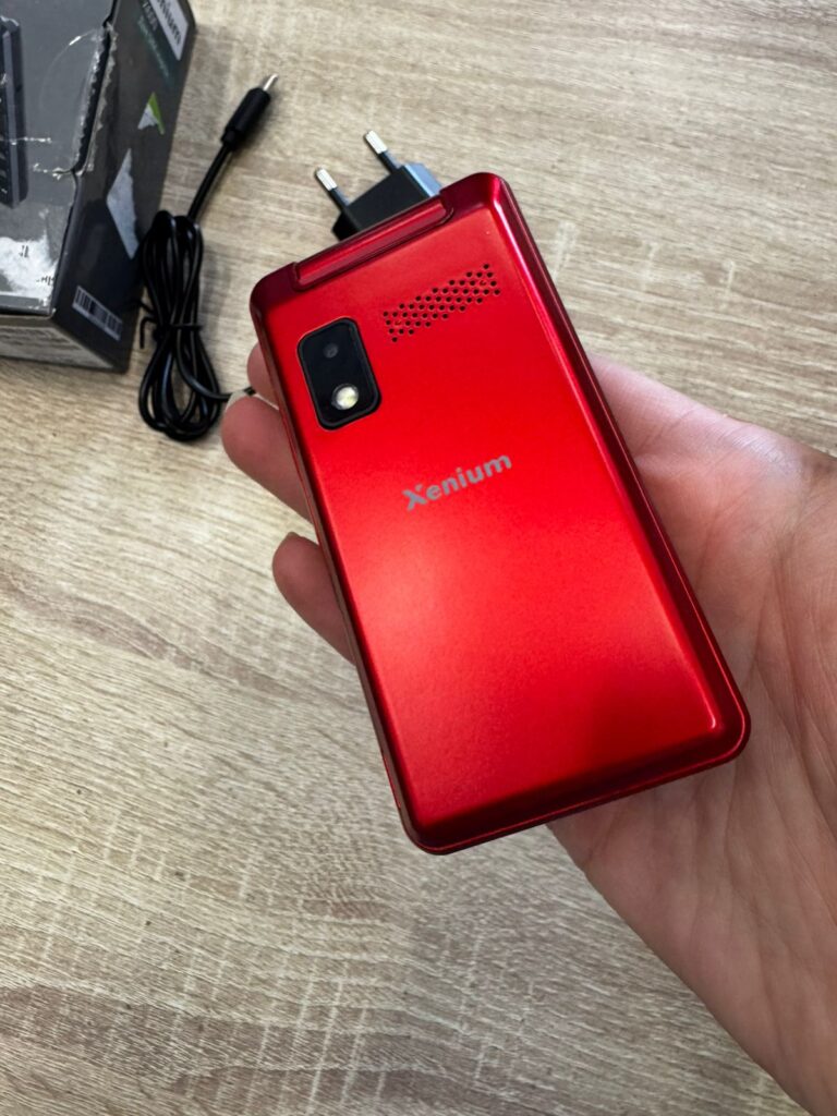 Мобильный телефон Xenium x600