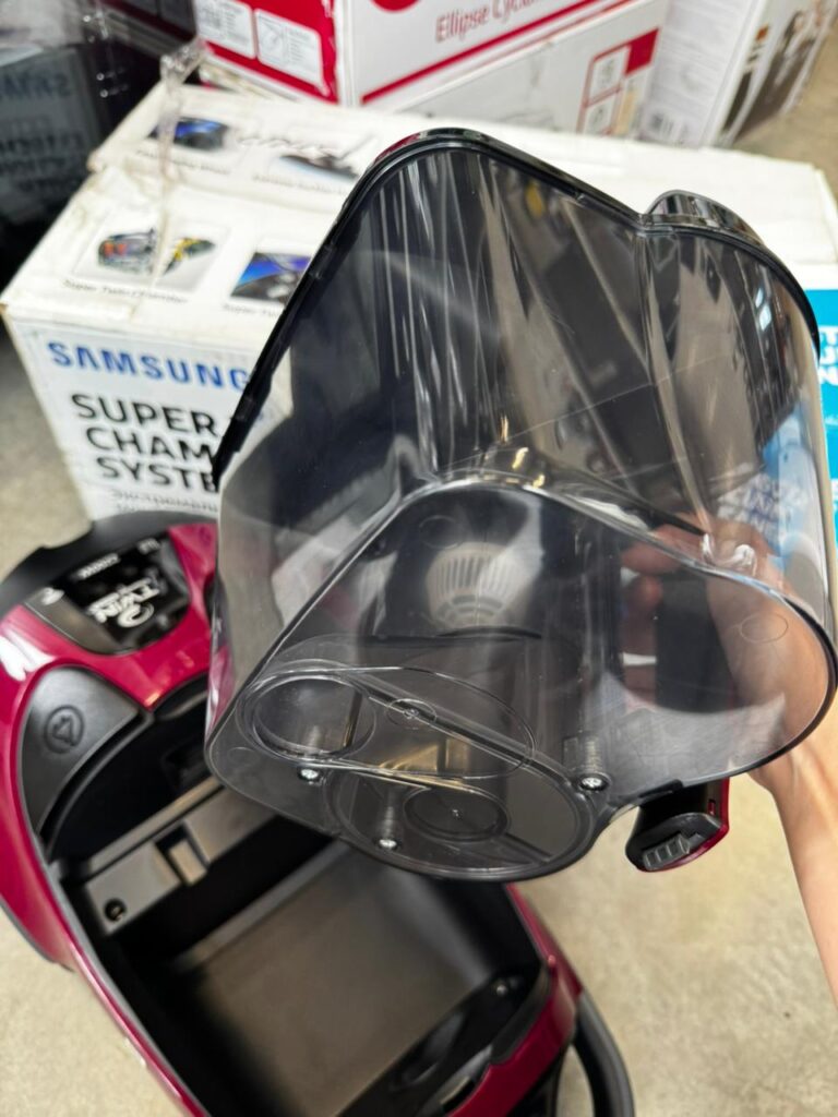 Пылесос Samsung SC885F красный