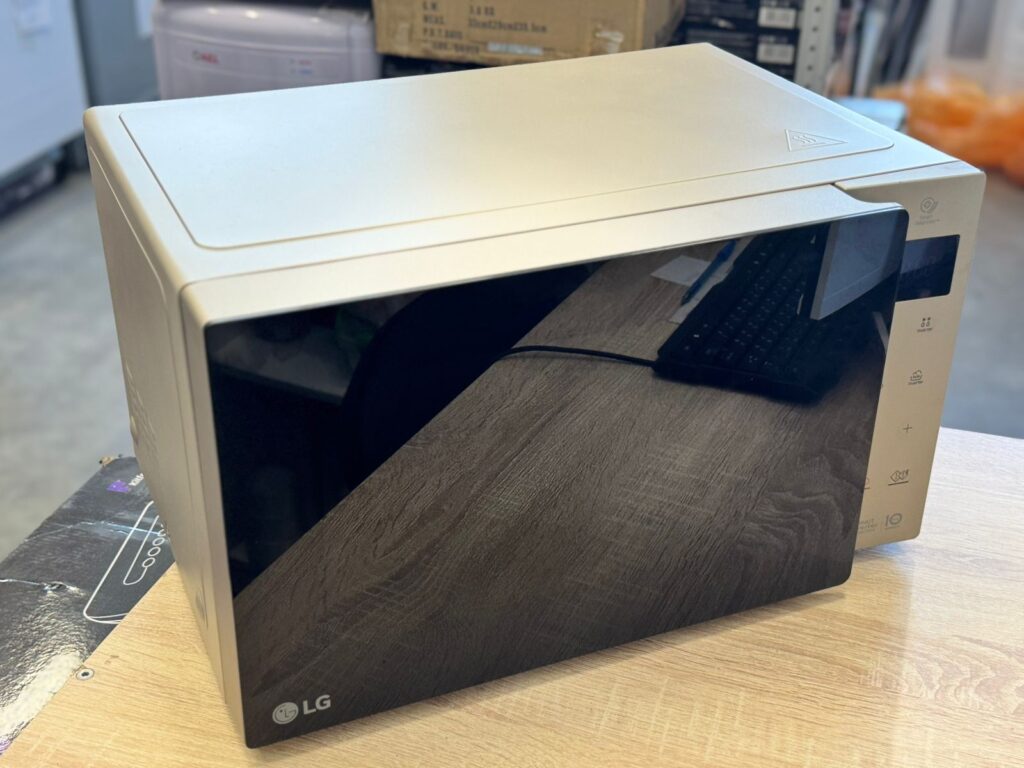 Микроволновая печь LG NeoChef MS2535GISH