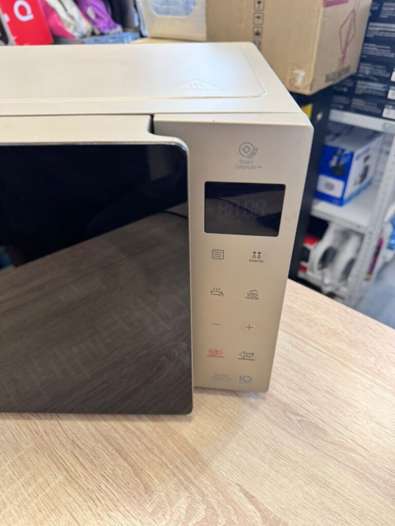 Микроволновая печь LG NeoChef MS2535GISH