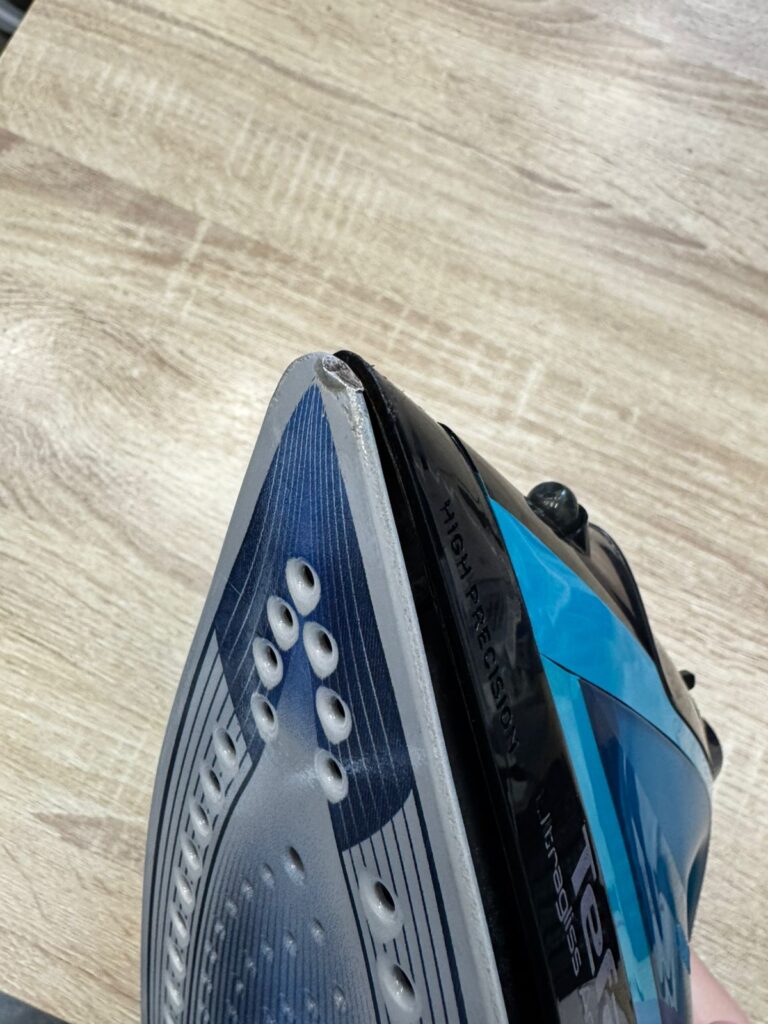 Утюг Tefal Ultragliss Anti-Calc Plus FV6832E0
