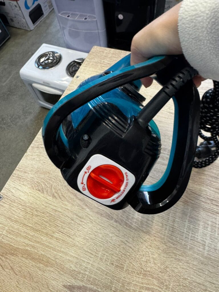 Утюг Tefal Ultragliss Anti-Calc Plus FV6832E0