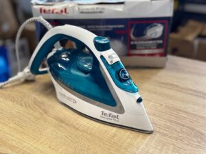 Утюг Tefal EASYGLISS 2 FV5718E0