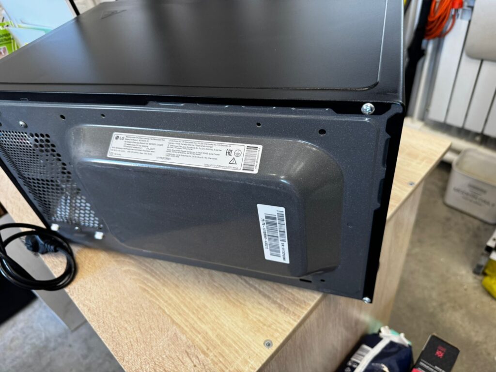 Микроволновая печь соло LG NeoChef MS2595DIS