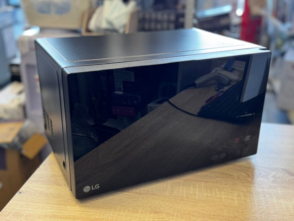 Микроволновая печь соло LG NeoChef MS2595DIS