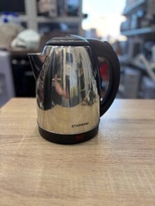 Электрический чайник Starwind SKS1050