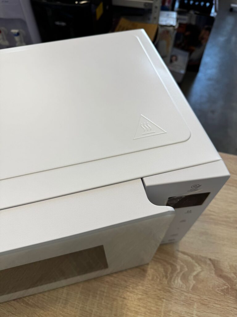 Микроволновая печь соло LG NeoChef MW23D35GIH
