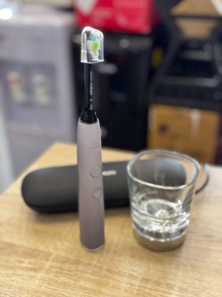 Электрическая зубная щетка Philips Sonicare DiamondClean Smart HX9903/30