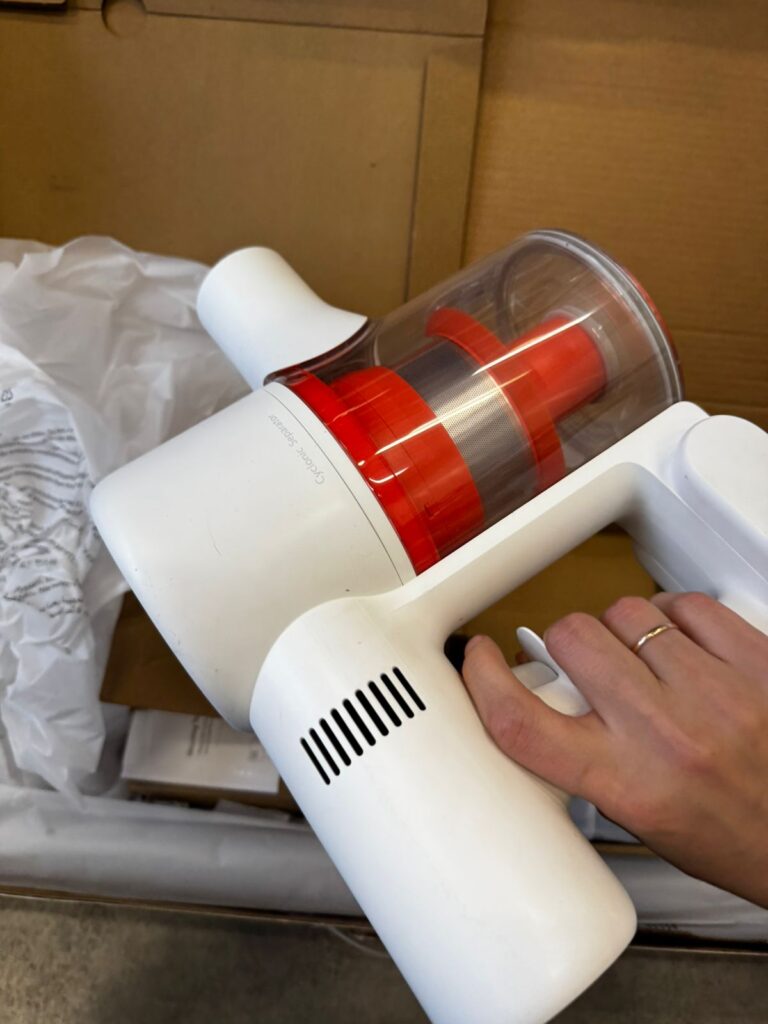 Пылесос вертикальный Xiaomi Mi Vacuum Cleaner G10 белый